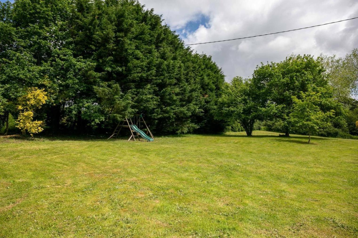 Domaine De La Blanche Hermine Plounerin Extérieur photo