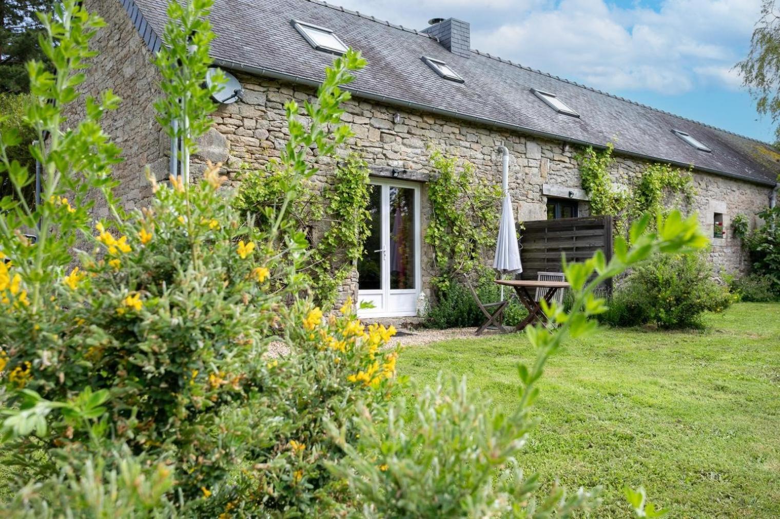 Domaine De La Blanche Hermine Plounerin Extérieur photo