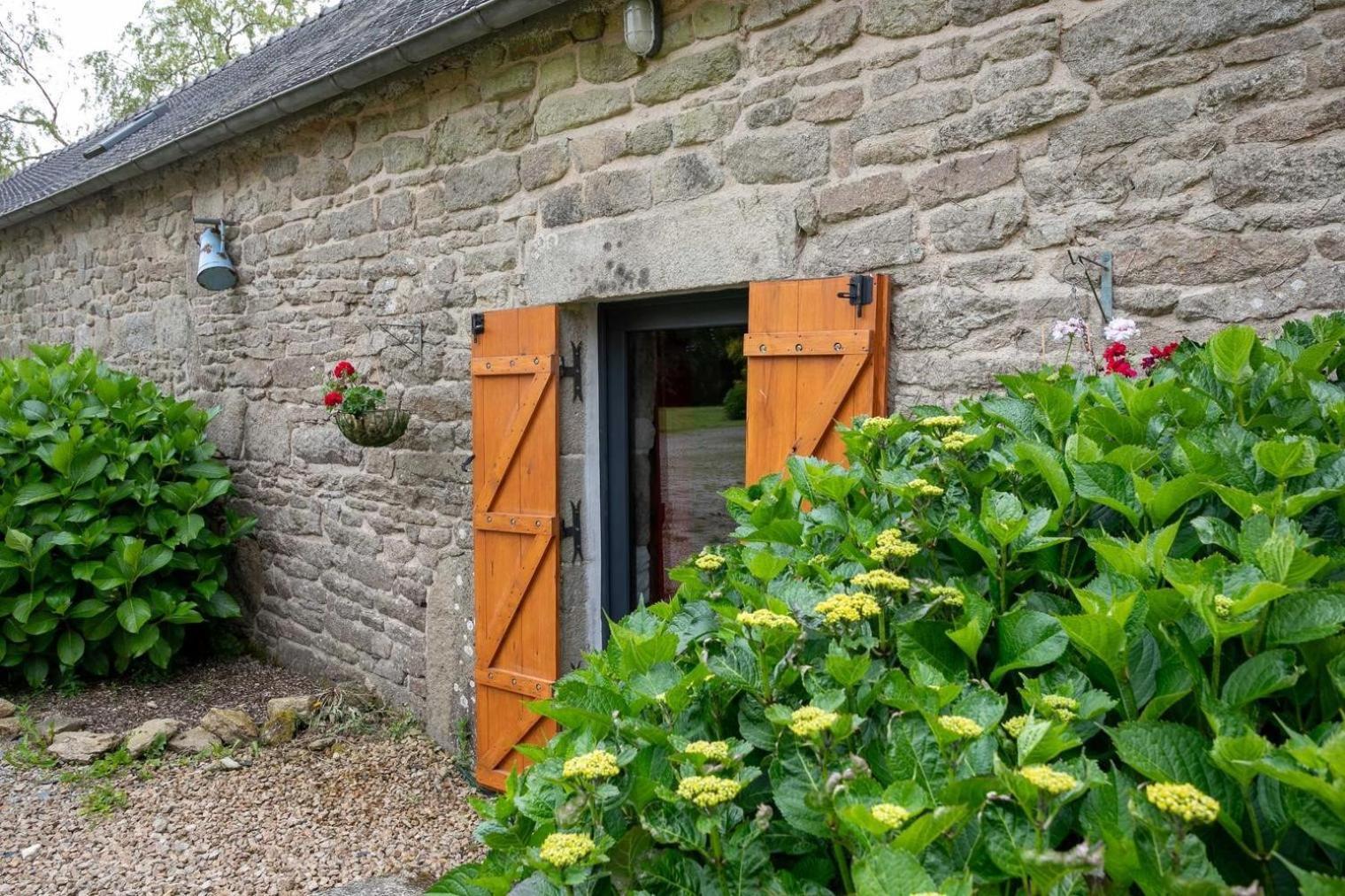 Domaine De La Blanche Hermine Plounerin Extérieur photo