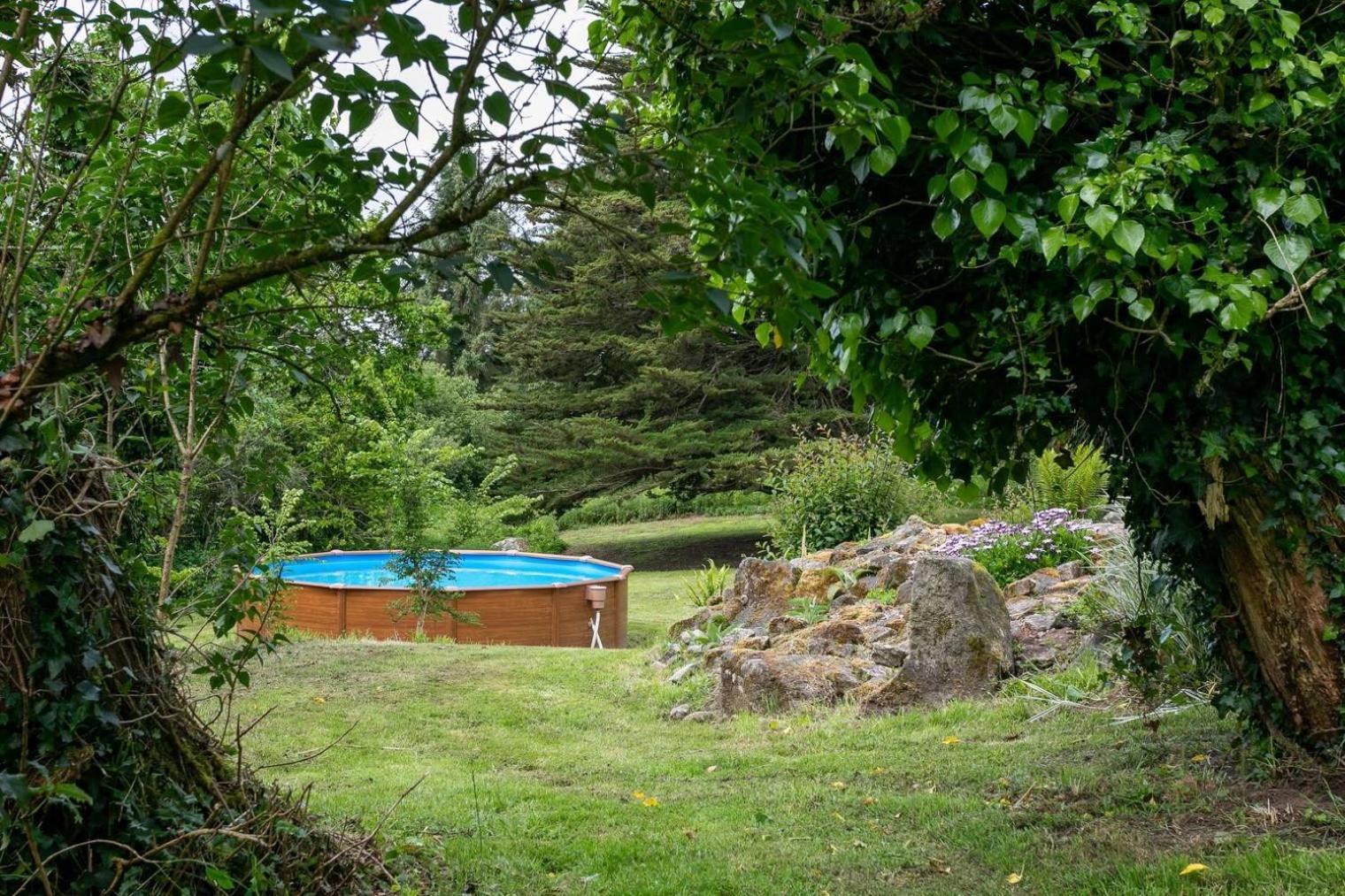 Domaine De La Blanche Hermine Plounerin Extérieur photo